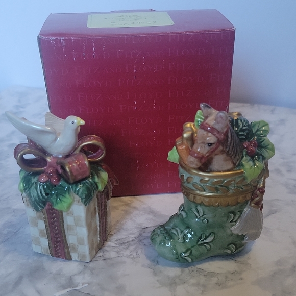 Fitz and Floyd Festive  Gregorian Salt And Pepper Shakers - Picture 1 of 10